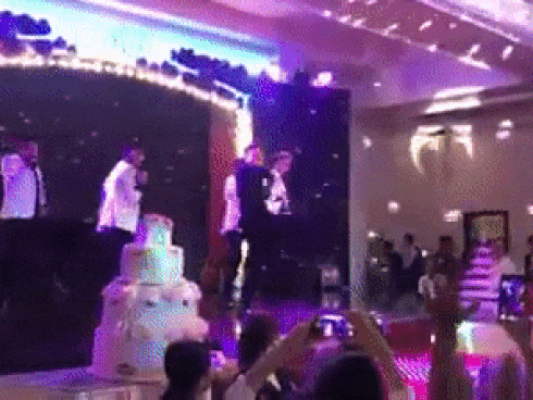 CHÚ RỂ 'BẢNH' NHẤT NĂM: Nhảy giỏi, hát hay khiến khách mời không thể rời mắt