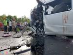 Tai nạn liên hoàn ở Quảng Nam, đầu xe khách biến dạng-3