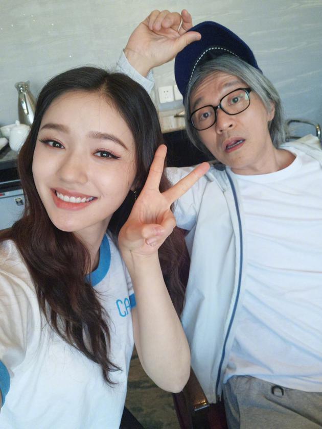 Ở tuổi 56, Châu Tinh Trì hẹn hò sao nữ 9X phim Mỹ nhân ngư-3