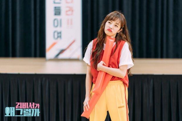 Ha Jung Woo ủng hộ em trai kết hôn với nữ phụ lầy lội Thư ký Kim sau 6 năm hẹn hò - Hwang Bora đáp trả thế nào?-11