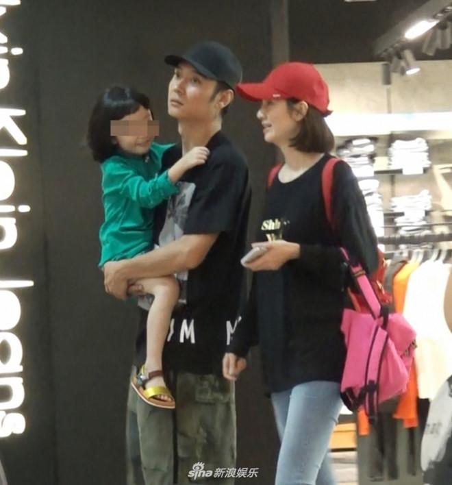 Sao nam Hoa Thiên Cốt xuất hiện bên vợ con sau ồn ào ngoại tình-2