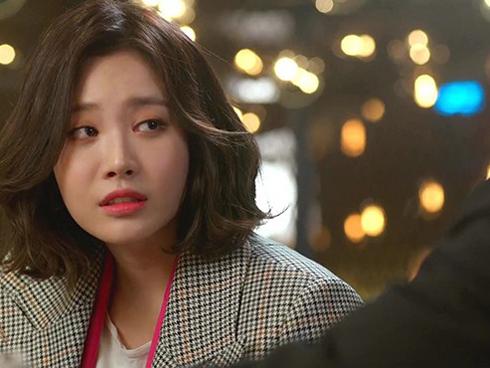 Chứng kiến chuyện ngôn tình ở bàn bên cạnh, cô gái than vì sao vẫn ế, dân mạng tìm nguyên nhân FA nhanh như chớp-2