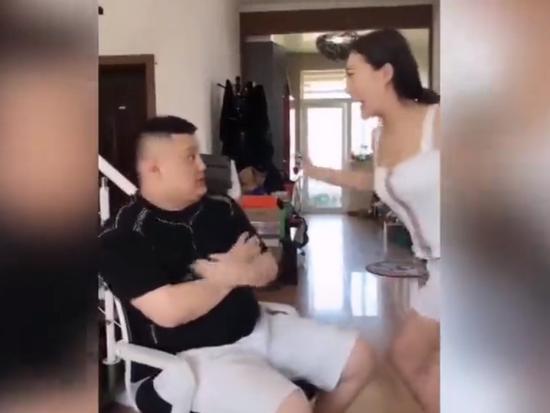 Là đàn ông, khổ nhất mẹ cùng phe với vợ