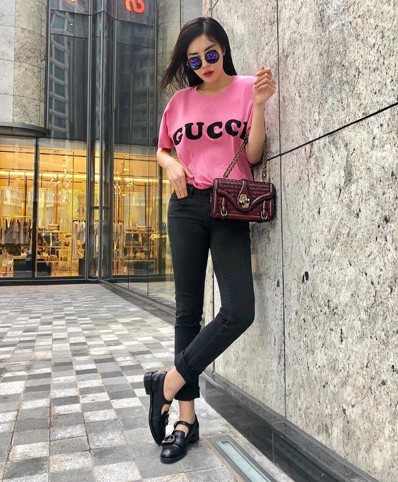 Chán kín đáo, Angela Phương Trinh quay về mốt áo trong suốt lộ nội y nổi bật nhất STREET STYLE sao Việt-4
