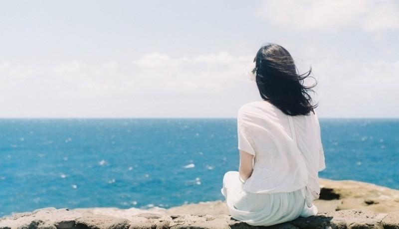 Chứng kiến chuyện ngôn tình ở bàn bên cạnh, cô gái than vì sao vẫn ế, dân mạng tìm nguyên nhân FA nhanh như chớp-1