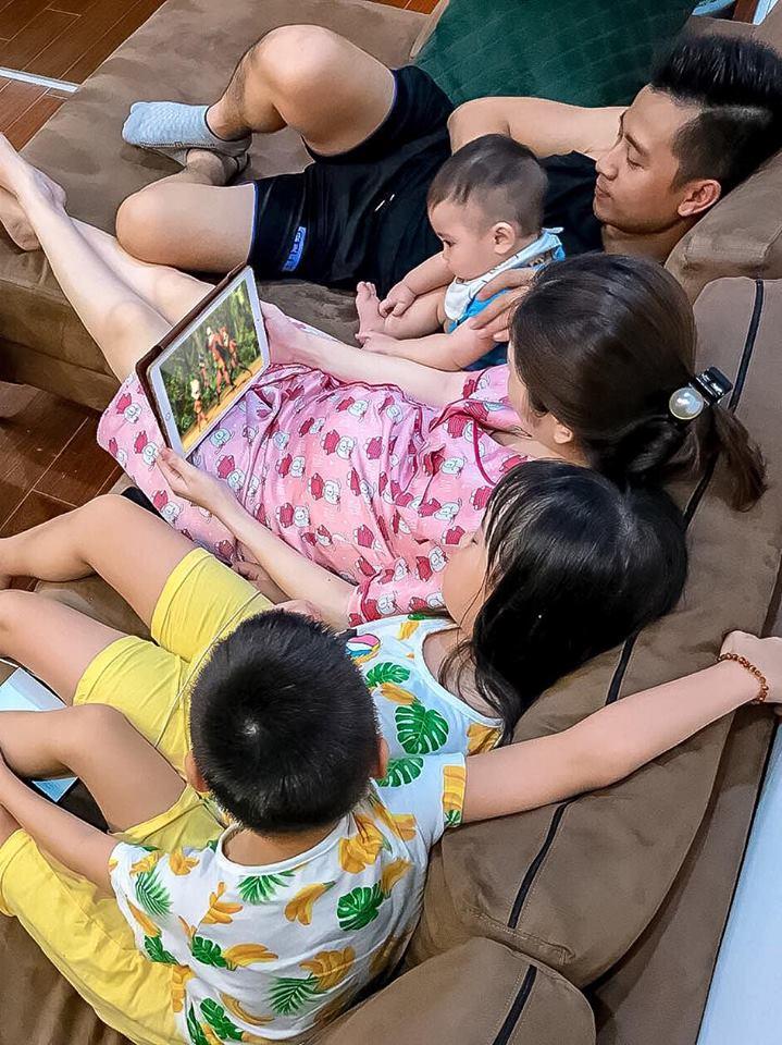 Cuối cùng hot mom Hằng Túi cũng lộ diện với bụng bầu tròn vo kể từ khi khoe mang thai bé thứ 4-3