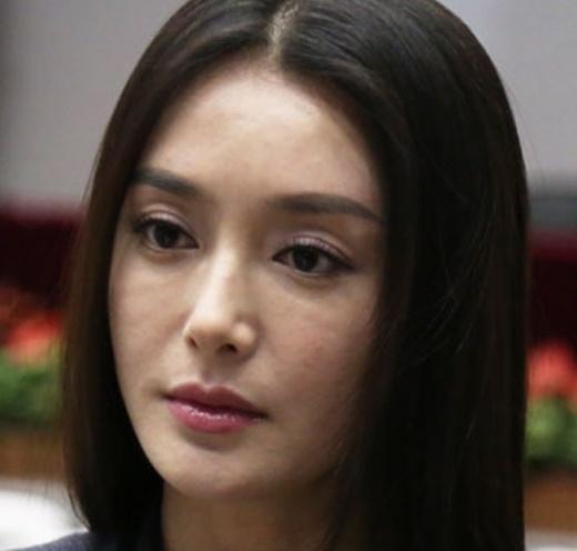 Hóa ra Phú Sát hoàng hậu đình đám trong Diên hi công lược chính là mỹ nhân phụ bạc Huỳnh Hiểu Minh-8