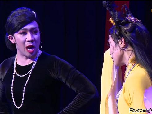 Trước mặt khán giả, Trấn Thành 'mắng' Diệu Nhi sa sả vì đã bán vé đắt lại còn không trả cát-xê