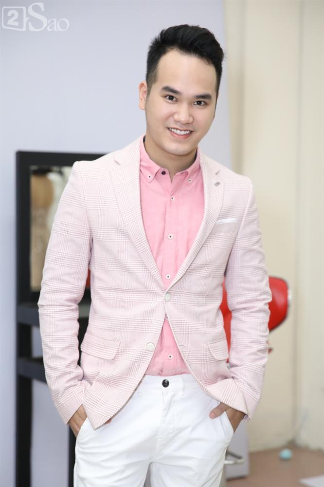 Vũ Cát Tường nắn cằm Soobin Hoàng Sơn để phân biệt thật giả-14