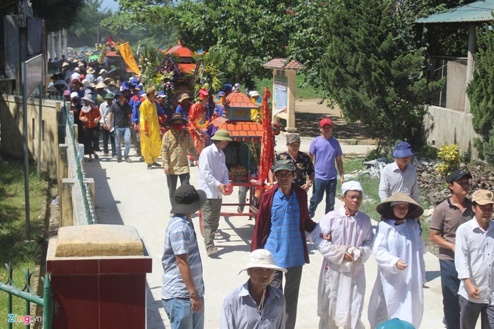 Đau xé lòng tiễn đưa chú rể và người thân tử nạn trên đường rước dâu-2