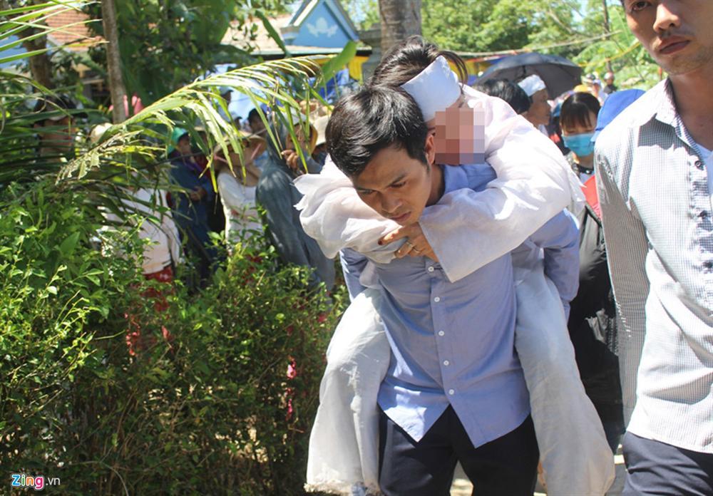 Đau xé lòng tiễn đưa chú rể và người thân tử nạn trên đường rước dâu-6