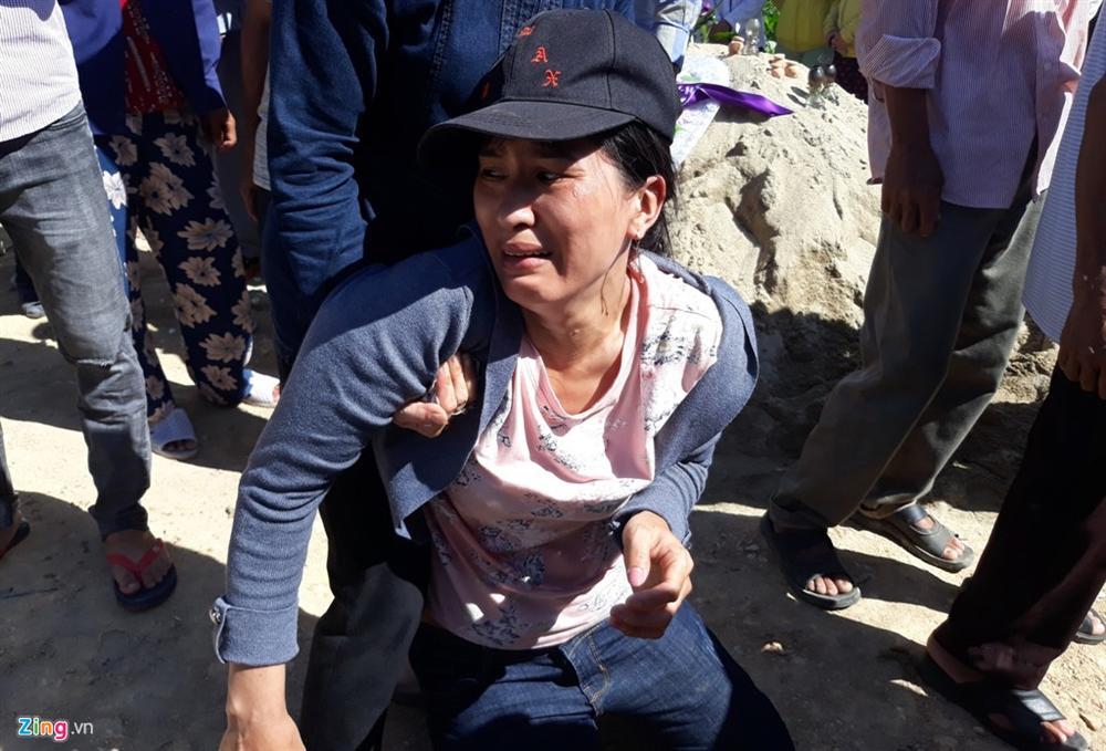 Đau xé lòng tiễn đưa chú rể và người thân tử nạn trên đường rước dâu-9