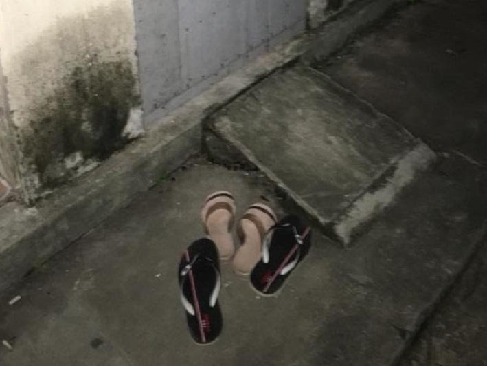 Có một người rất lạ: Buồn và cứ tỏ ra vui, yếu đuối mà cứ tỏ ra mạnh mẽ...-2