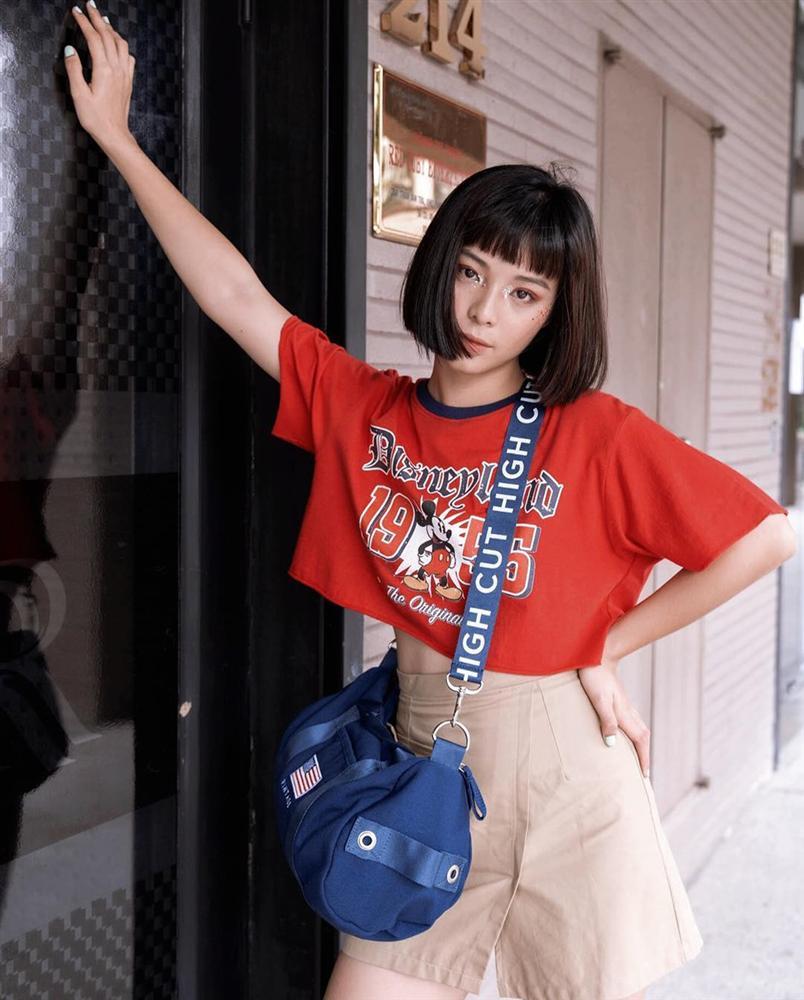 2 mẫu lookbook giống chị em sinh đôi mới nổi tại Sài Gòn-1