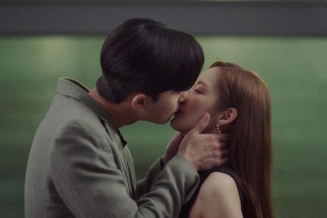 Clip: Những màn khóa môi bỏng mắt trong phim Thư ký Kim sao thế?-2