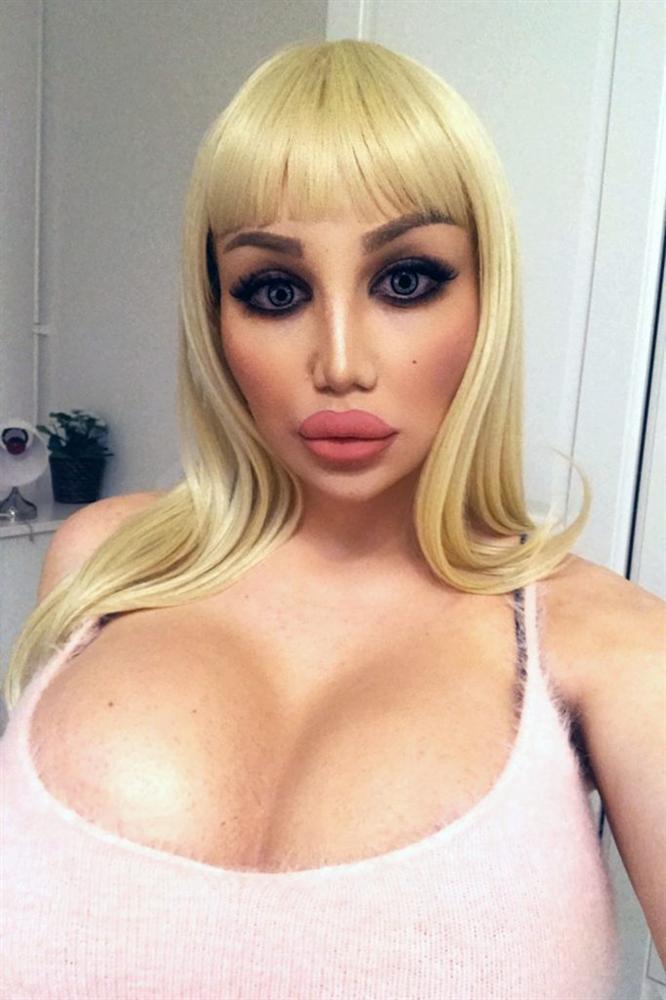 Chàng trai đập toàn thân xây lại tốn 3,3 tỷ để làm búp bê nữ-4