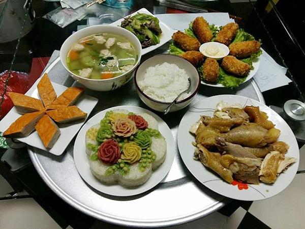 Chị em nội trợ nô nức khoe cỗ cúng rằm tháng 7 đủ màu sắc, muôn món ăn-5