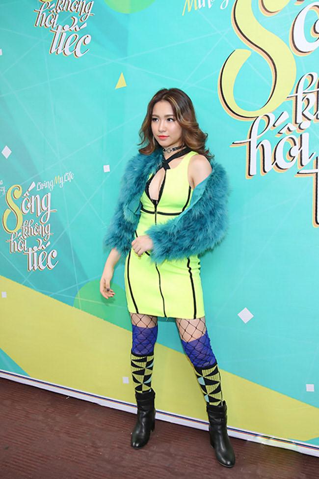 Hòa Minzy bật mí bí quyết giảm 10kg, vòng eo 55cm cực hiệu quả bằng cách CÓ NGƯỜI YÊU và KHÔNG TẬP GYM-6