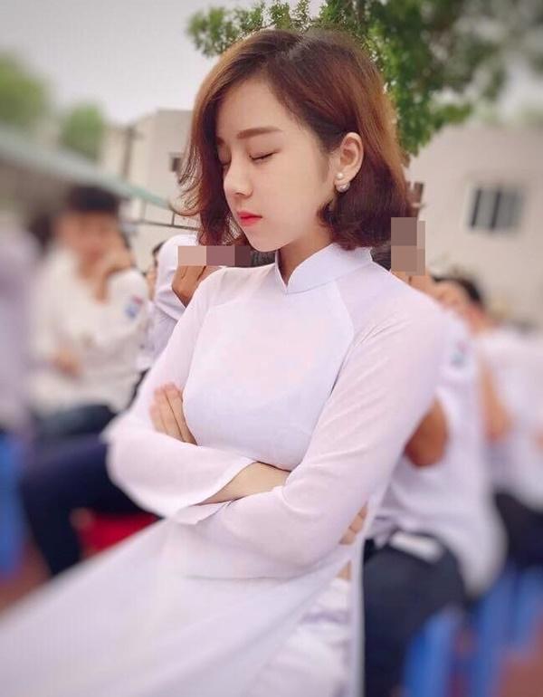 Hot girl ngủ gật gây chú ý ở trận đấu U23 Việt Nam - Palestine-2