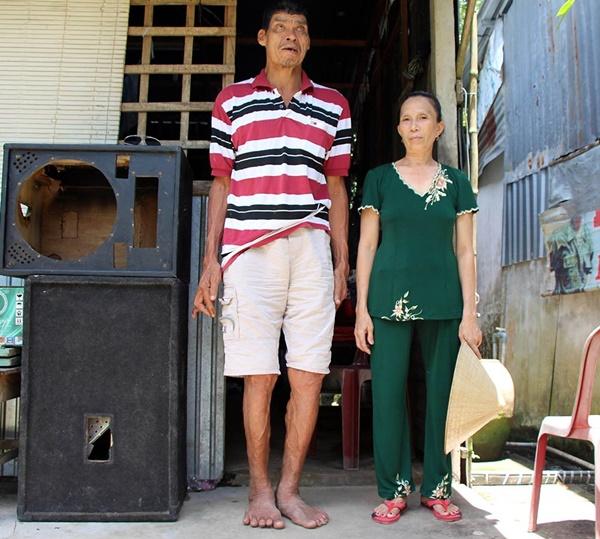 Lai lịch bí ẩn của dị nhân khổng lồ cao hơn 2m ở miền Tây-4