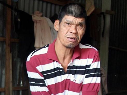 Lai lịch bí ẩn của 'dị nhân' khổng lồ cao hơn 2m ở miền Tây