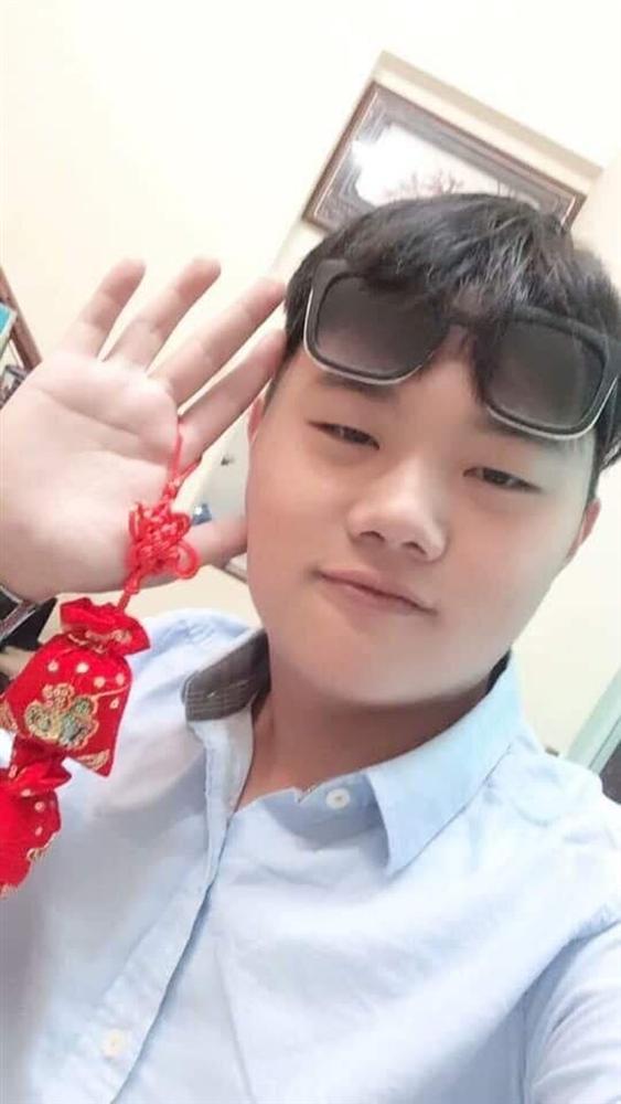 Clip tên cướp đi cùng gái xinh truy sát nữ nhân viên bán quần áo ở Đắk Lắk-3