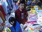 Clip tên cướp đi cùng gái xinh truy sát nữ nhân viên bán quần áo ở Đắk Lắk