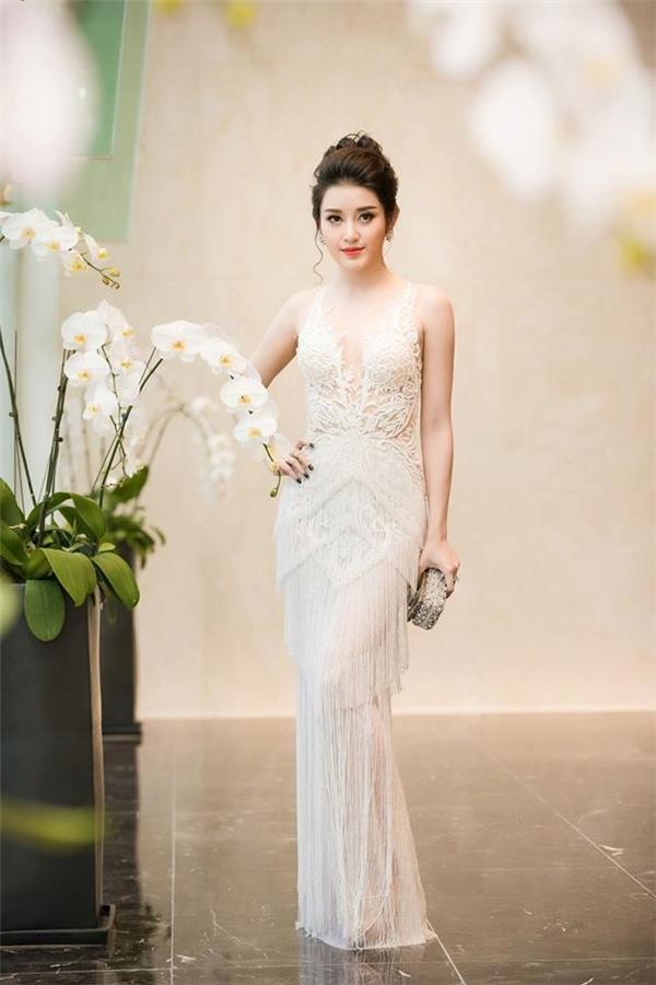 Mới chỉ thả nhẹ tin đồn kết hôn, Trường Giang - Nhã Phương đã lại chiếm spotlight làng giải trí tuần qua-6