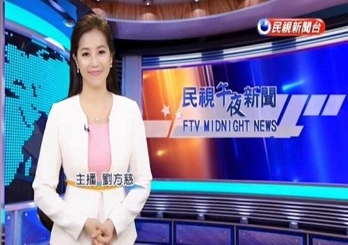 Ngã ngửa với loạt sự cố, ảnh hậu trường không thể tin nổi của dàn MC/BTV khi lên sóng-11