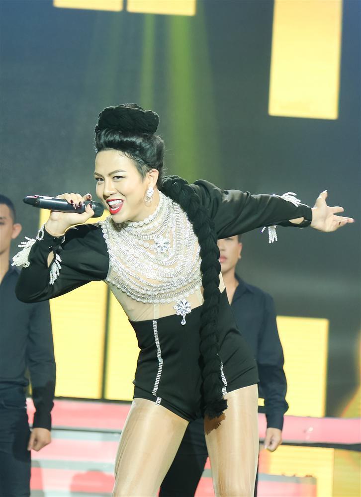 Khán giả vỗ tay tán thưởng cho Hồ Ngọc Hà phiên bản sau sinh qua sự thể hiện của Duy Khánh-4