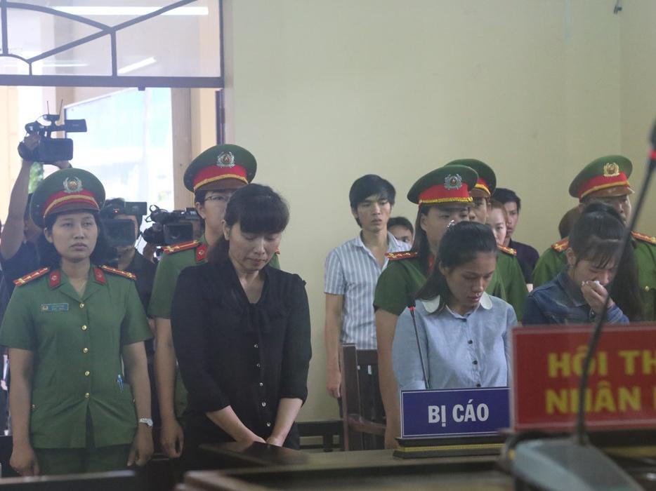 TPHCM: Bé 4 tuổi bị hai người lớn thay nhau đánh tới tấp tại căn hộ chung cư-3