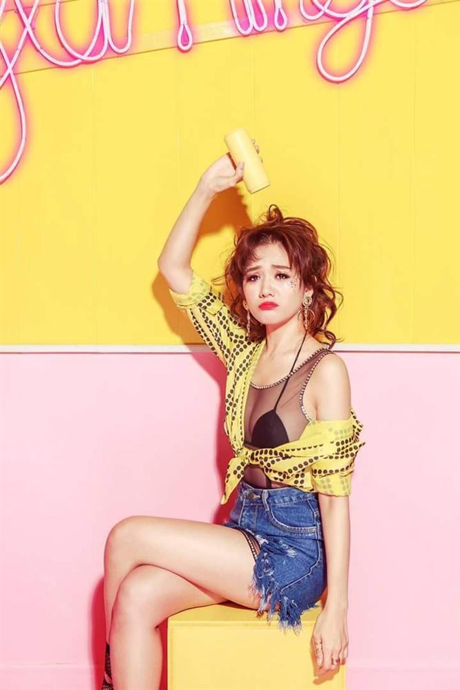 Từ khi lấy Trấn Thành, Hari Won vừa chăm dùng đồ hiệu vừa lên hương nhan sắc-7