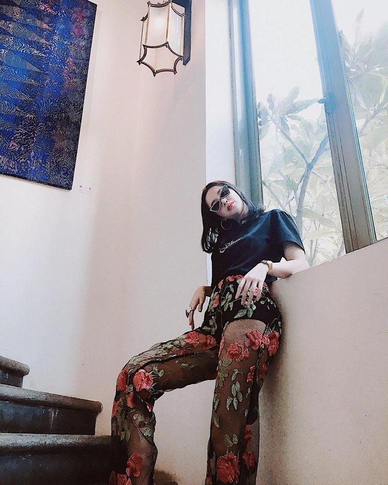 Á hậu Huyền My tiết lộ khoảnh khắc ngậm cơm chụp ảnh năm lớp 11-3