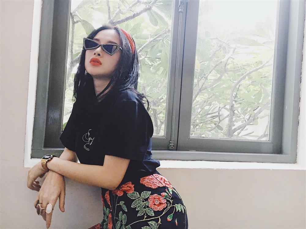 Á hậu Huyền My tiết lộ khoảnh khắc ngậm cơm chụp ảnh năm lớp 11-2