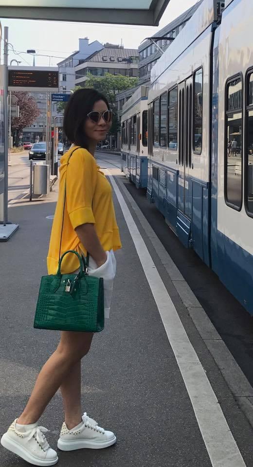 Á hậu Huyền My tiết lộ khoảnh khắc ngậm cơm chụp ảnh năm lớp 11-10