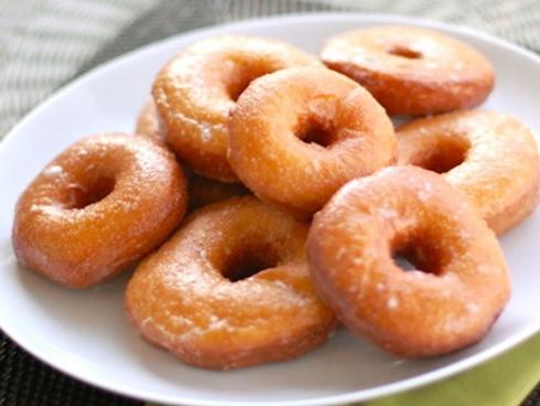 Tự làm bánh doughnut khoai tây chiên ngon ngất ngây