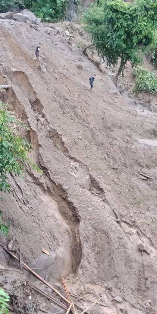 Sạt lở kinh hoàng ở Lai Châu: 12 người chết và mất tích, giao thông tê liệt hoàn toàn-6