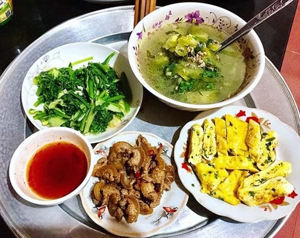 Mâm cơm chất lừ của cô gái bị bố mẹ cấm lấy chồng sớm-6