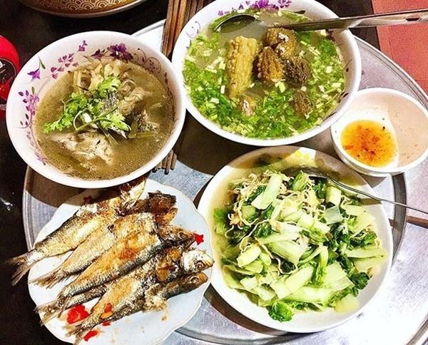 Mâm cơm chất lừ của cô gái bị bố mẹ cấm lấy chồng sớm-9