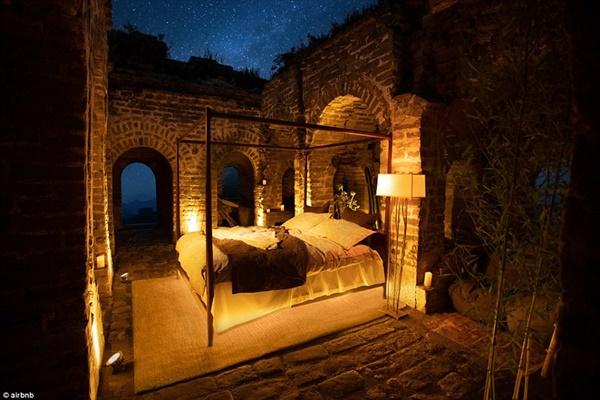 Khách sạn nằm trên tháp canh ở Vạn Lý Trường Thành-10