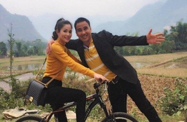 Vợ MC Quyền Linh sang chảnh hết nấc với loạt đồ hiệu-8