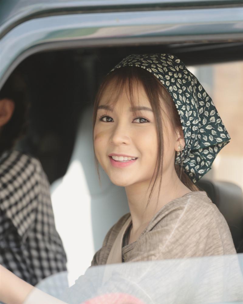 28 tuổi, hotgirl Sam đã rũ bỏ hình ảnh pé để biến mình trở nên sang chảnh, quyến rũ lắm rồi-2