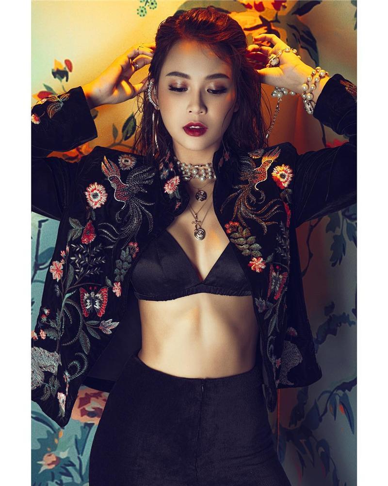 28 tuổi, hotgirl Sam đã rũ bỏ hình ảnh pé để biến mình trở nên sang chảnh, quyến rũ lắm rồi-5