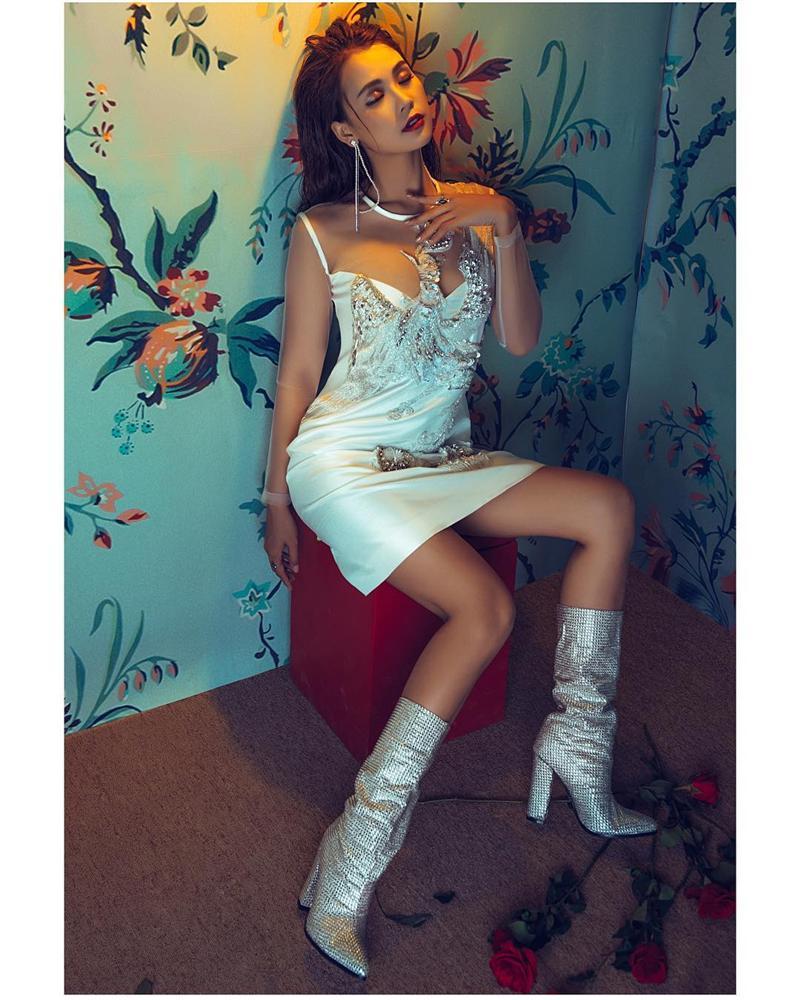 28 tuổi, hotgirl Sam đã rũ bỏ hình ảnh pé để biến mình trở nên sang chảnh, quyến rũ lắm rồi-7