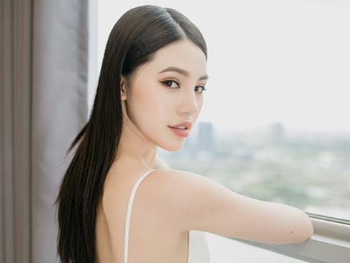 Khám phá túi: Hoa hậu Jolie Nguyễn luôn mang dây thay đồng hồ gần 500 triệu-1