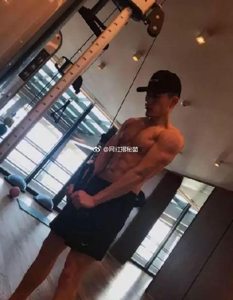 Tiết lộ gia thế và tài năng xuất chúng của ông xã Lý Mạc Sầu Trương Hinh Dư-8