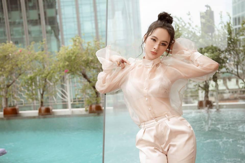 Kín đáo được 1 thời gian, Angela Phương Trinh hết diện áo trong suốt lại khoe vòng 3 quả táo đốt mắt-2