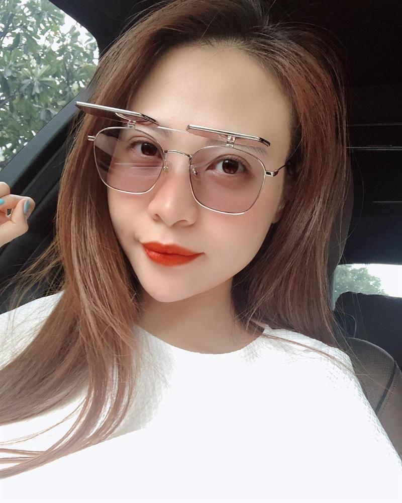 Thu Minh uốn éo phô diễn hình thể với bikini đen-10