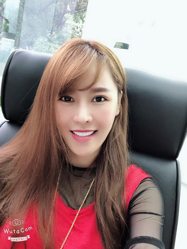 Thu Minh uốn éo phô diễn hình thể với bikini đen-5