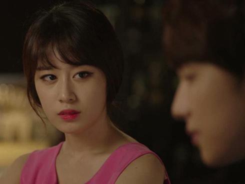 4 thói quen của các nàng khiến bạn trai chỉ muốn... phát điên-2